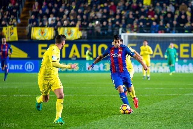 2026十堰马拉松鸣枪开跑 上万跑者领略“山水车城”